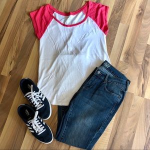 Cute Gap baseball S̲S̲ tee.